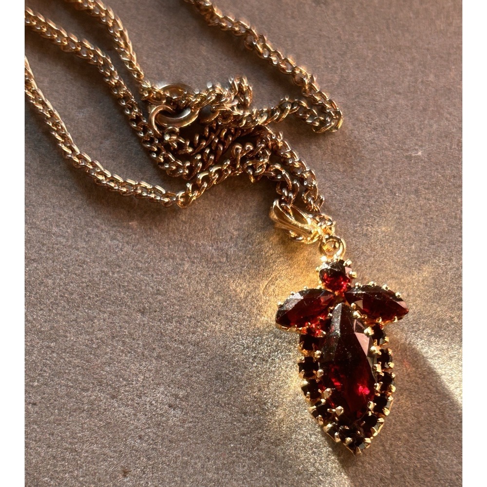 Vintage Made In‎ Austria Deep Ruby Red Pendant Necklace With Gold tone Chain